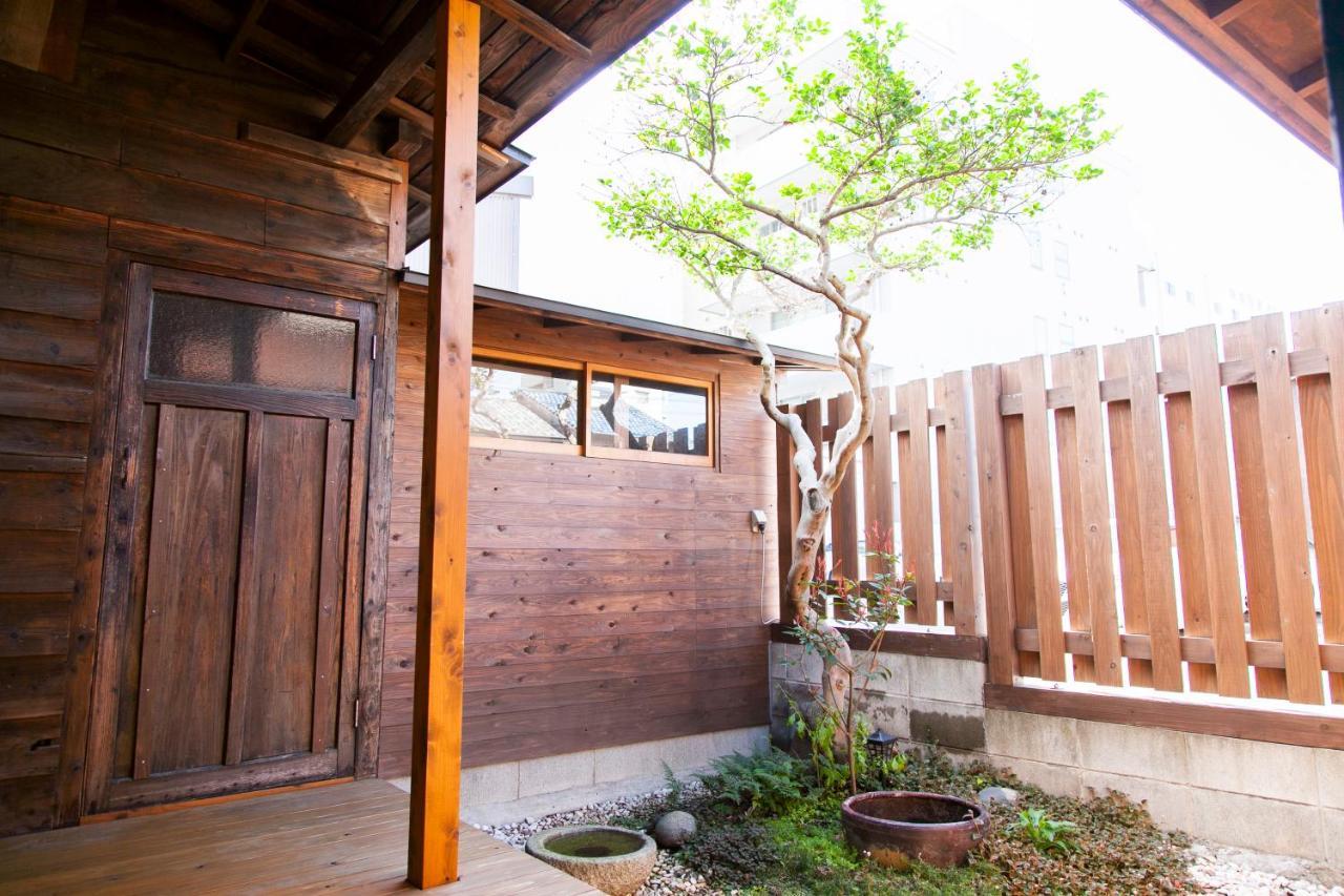 Fukuoka Guesthouse Ship Exterior photo